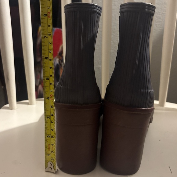 Hunter Women's Chelsea Boot Navy and Maroon - perfect tread - Picture 3 of 7